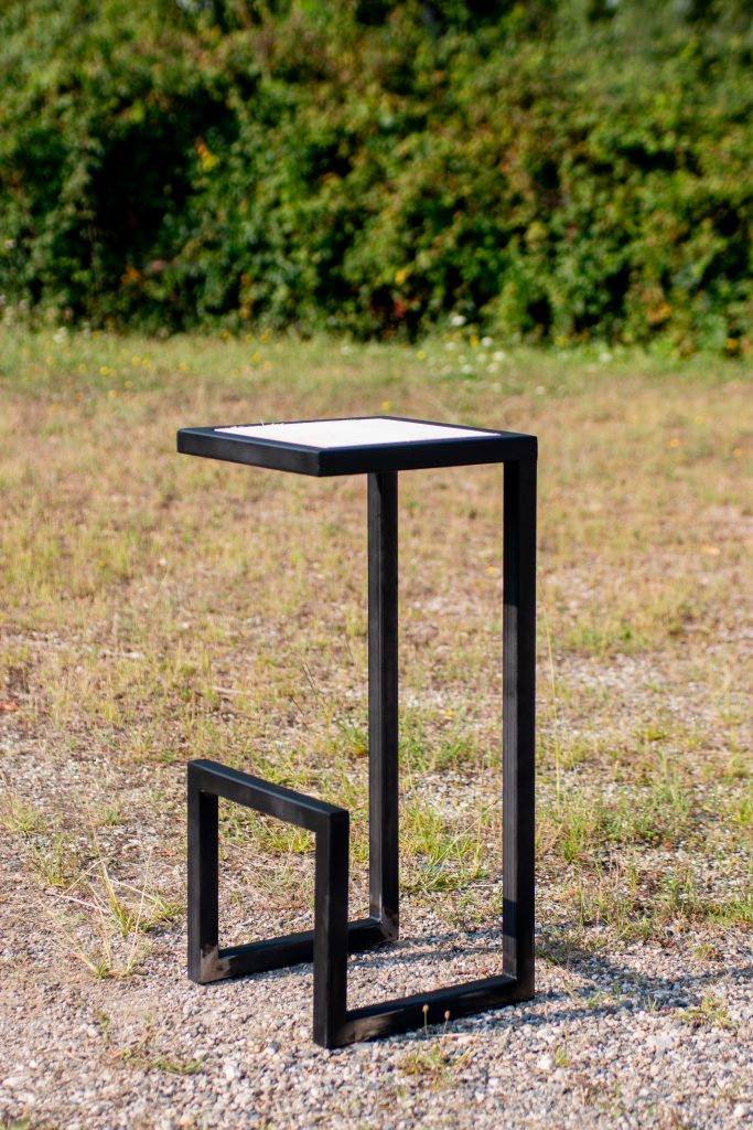 Tabouret design en bois et fer